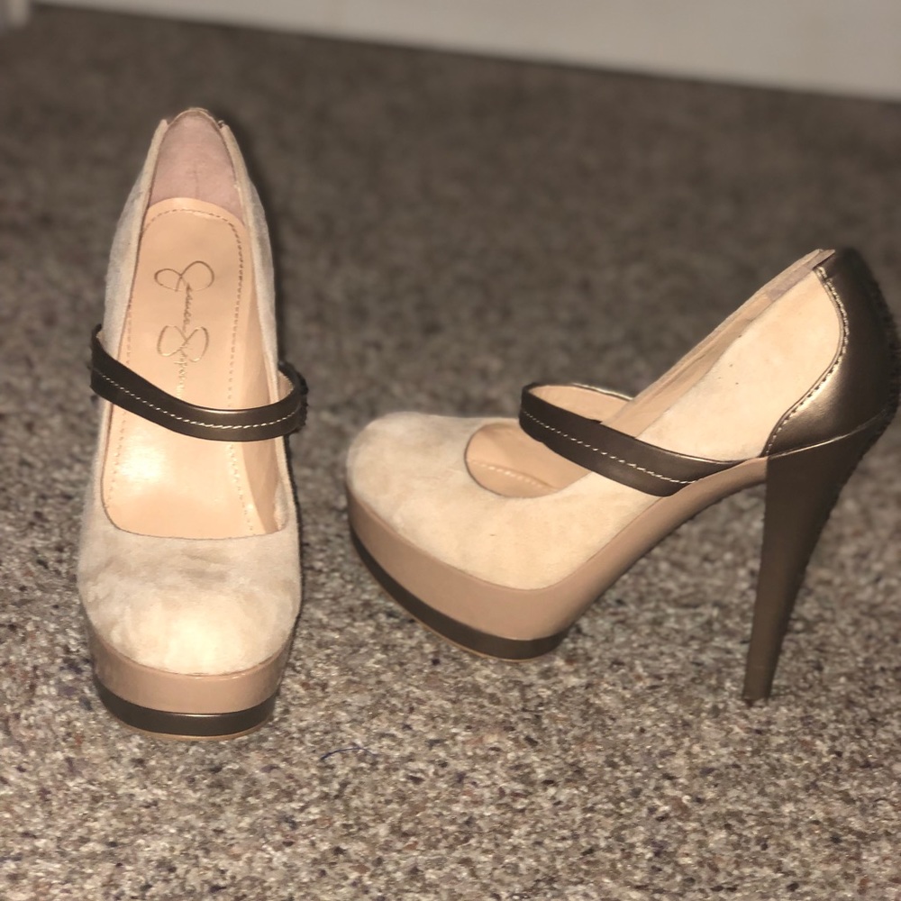 Jessica Simpson, nude pink heels, size 7.5